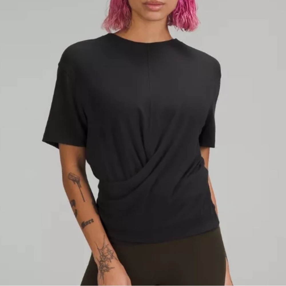 lululemon athletica Black Short Sleeve Twist Front Tee